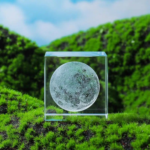 Moon, Cloud, 3D Cube Engraved Crystal Craft Ornaments - Picture 3 of 3